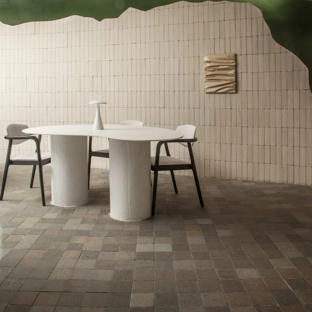 P131-Invecchiato-Concrete-23x23-1.jpg
